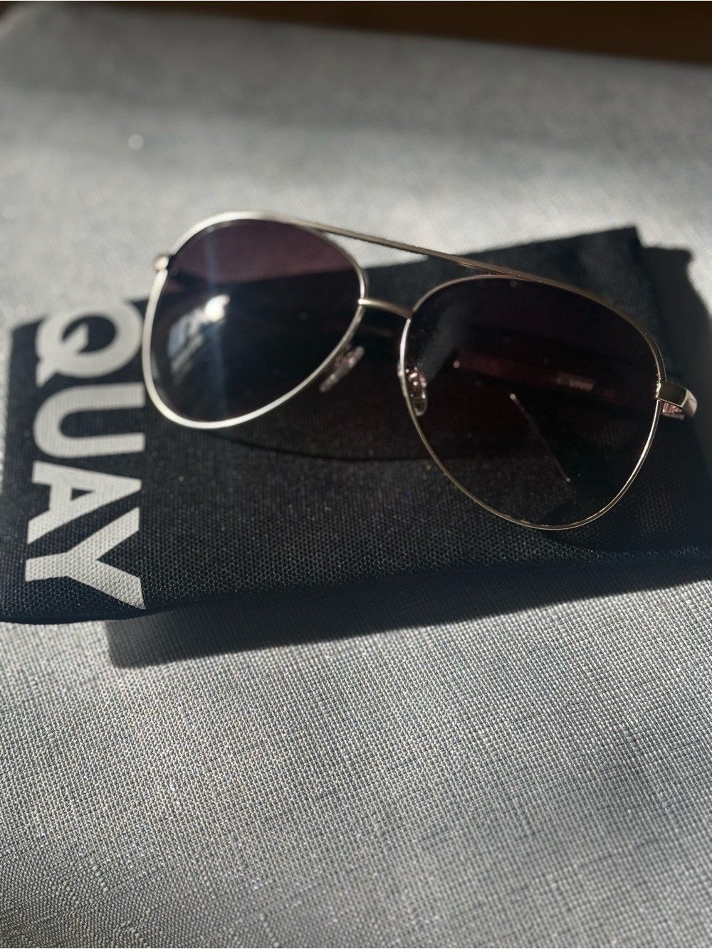 QUAY Vivienne Aviator Sunglasses Gold Frame Purple Gradient Lens Brand New